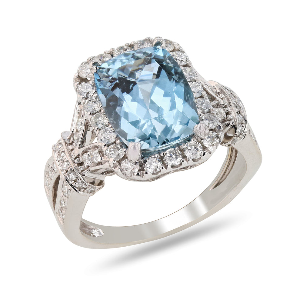 Elegant Aquamarine Diamond Ring