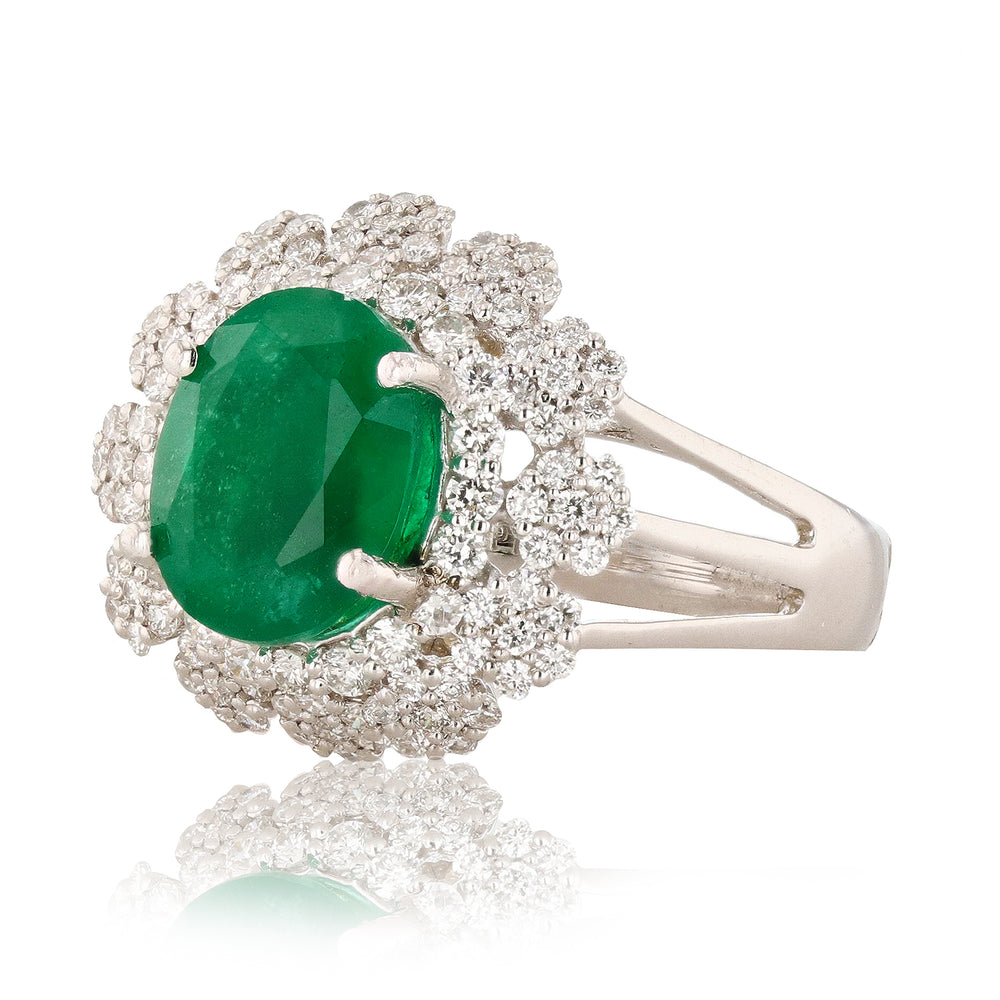 Elegant Emerald & Diamond Ring