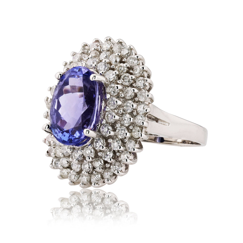 Stunning Tanzanite Diamond Ring